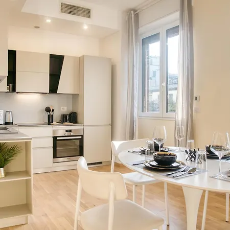 Apartamento Corso Vittorio Emanuele Grandsuite - Position In Next To Duomo Milão